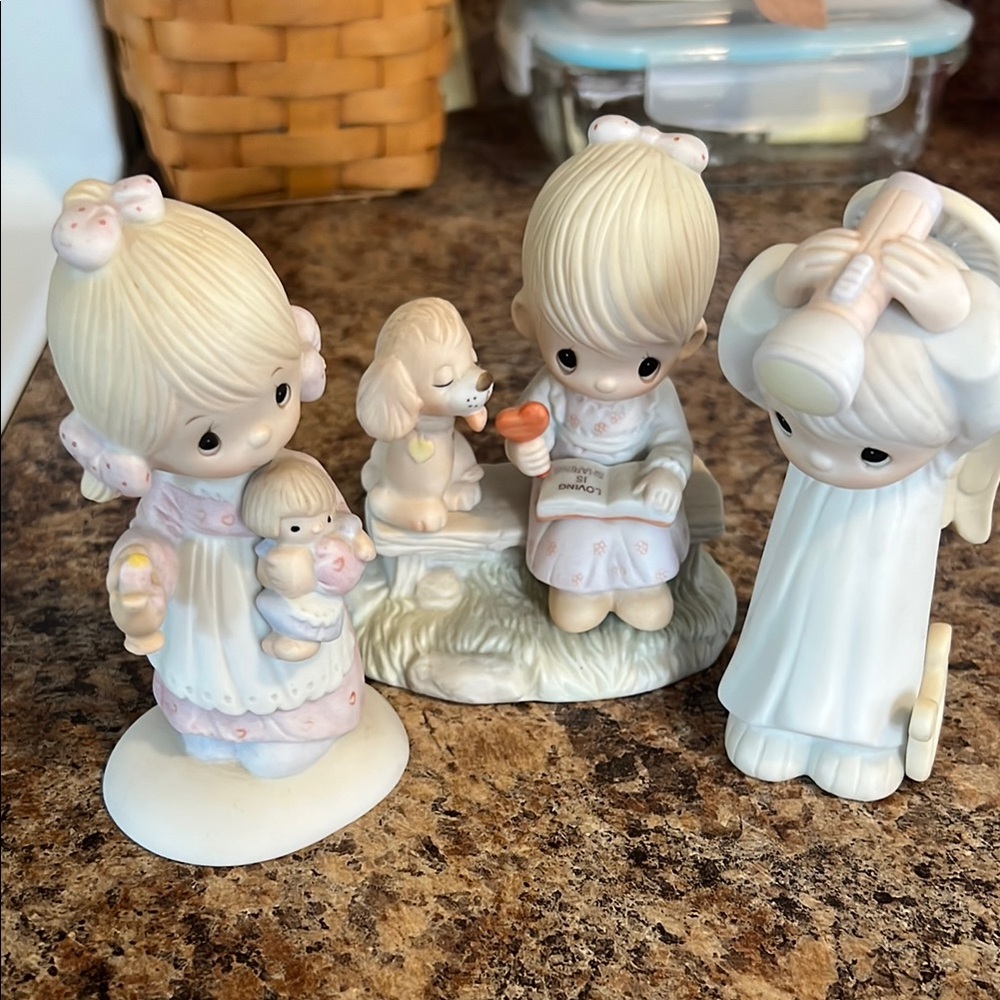 Precious Moments J.D. Jesus is the Light The Heavenly Light Loving is Sharing - Picture 2 of 4